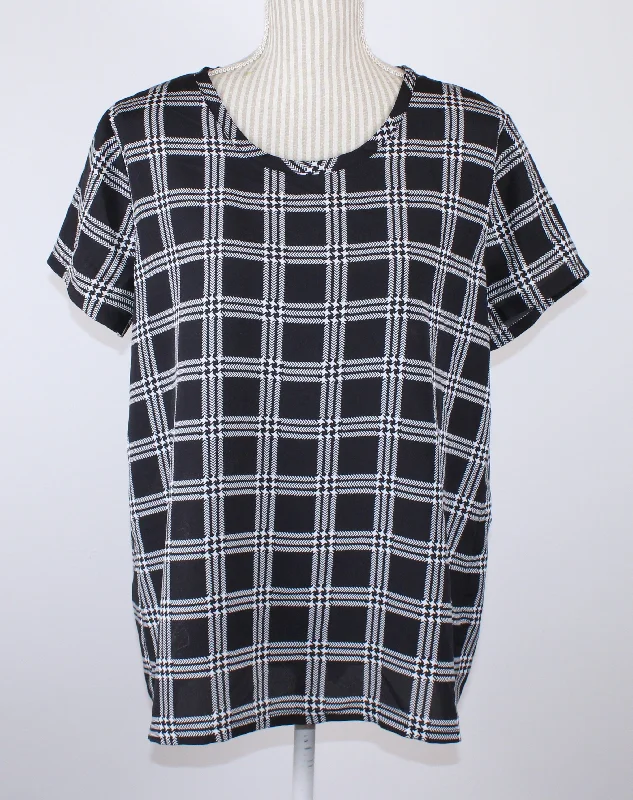 OLD NAVY BLACK PLAID BLOUSE LADIES LARGE PRE-LOVED Chic Off-Shoulder Blouse