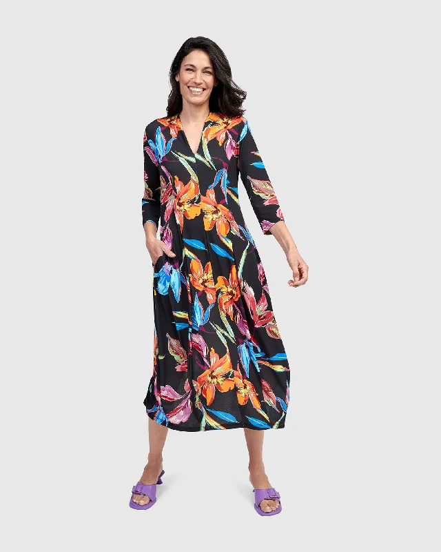 Hibiscus Cocoon Dress, Bloom sweetheart Neckline Romantic