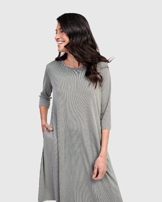 Essential Relaxed Dress, Saladine Turtleneck Neckline Stylish