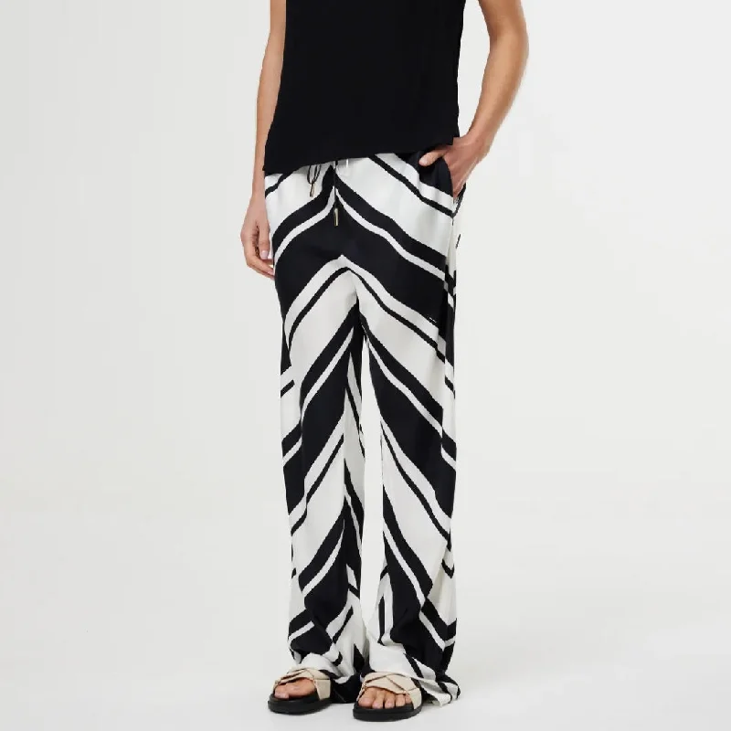 Kinney | Luisa Pant | Classic Chevron Trendy Velvet Pants